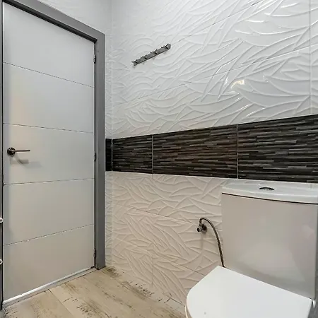 Beautiful 2 Bedroom Vista Del Mar *