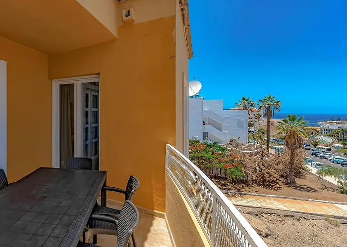 Beautiful 2 Bedroom Vista Del Mar