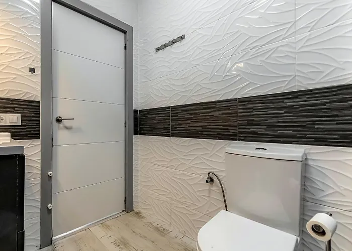 Beautiful 2 Bedroom Vista Del Mar *